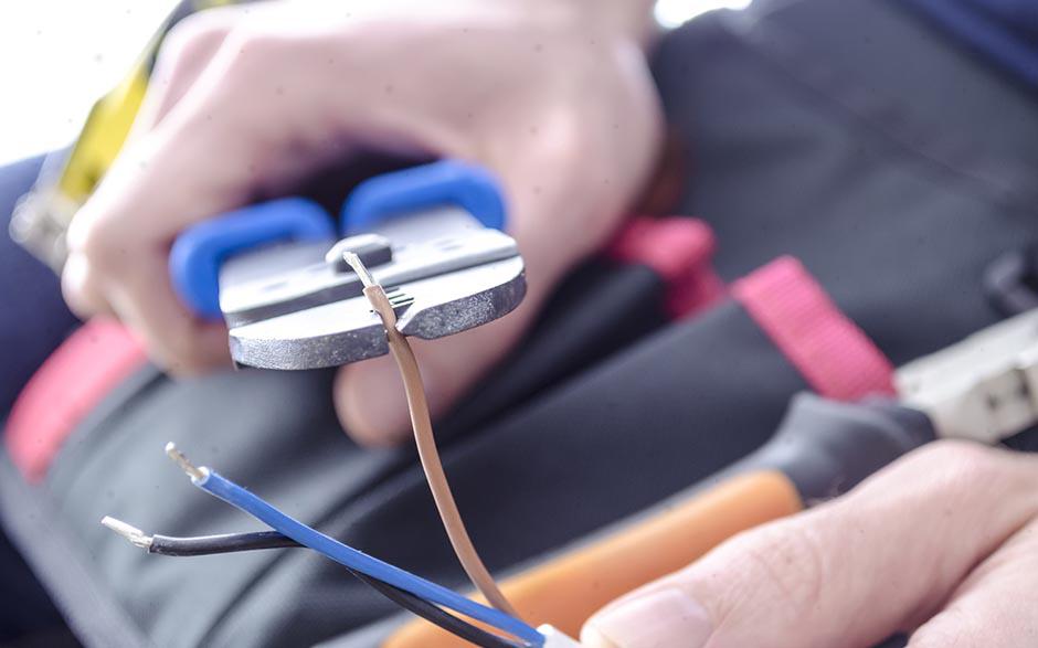 cherche électricien Les Lilas